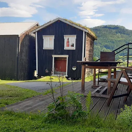 Trivelig Stabbur Pa Lanke Gard Hol (Trondelag)