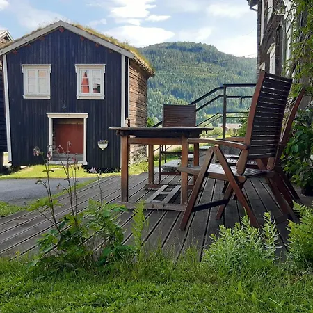 Trivelig Stabbur Pa Lanke Gard *