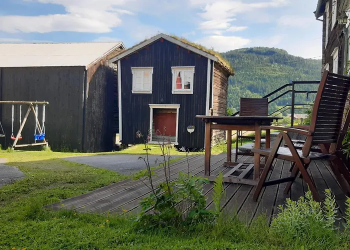 Trivelig Stabbur Pa Lanke Gard Hol (Trondelag)